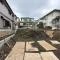 【東京都/稲城市平尾】稲城市平尾1丁目　新築戸建2号棟 現地（建築前）：全2棟
左から奥