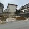 【神奈川県/座間市入谷東】座間市入谷東3丁目新築戸建　1号棟 建築中の外観：全二棟現場　写真中央　一号棟