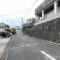 【神奈川県/横浜市金沢区富岡西】横浜市金沢区富岡西1丁目 1号棟 前面道路