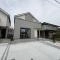【神奈川県/横浜市栄区犬山町】栄区犬山町　新築戸建　2号棟/全2棟 建築中の外観：中央、2号棟/全2棟