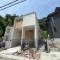 【神奈川県/鎌倉市大町】鎌倉市大町3丁目　新築戸建　1号棟/全2棟 建築中の外観：中央、1号棟/全2棟