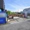 【神奈川県/相模原市南区上鶴間】南区上鶴間8丁目　新築戸建て1号棟（全3棟） 建築中の外観：1号棟：写真中央（全3棟）
