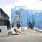 【神奈川県/横浜市青葉区荏田西】青葉区荏田西3丁目　新築戸建て2号棟（全2棟） 建築中の外観：写真中央：2号棟（全2棟）