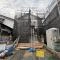 【東京都/小平市花小金井】小平市花小金井5丁目　全2棟　B号棟 建築中の外観：写真中央（全2棟）