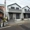 【東京都/練馬区南大泉】練馬区南大泉1丁目　新築分譲住宅　A号棟【全2棟】 建築中の外観：写真中央／ A号棟【全2棟】