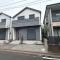 【東京都/練馬区南大泉】練馬区南大泉1丁目　新築分譲住宅　B号棟【全2棟】 建築中の外観：写真中央／B号棟【全2棟】