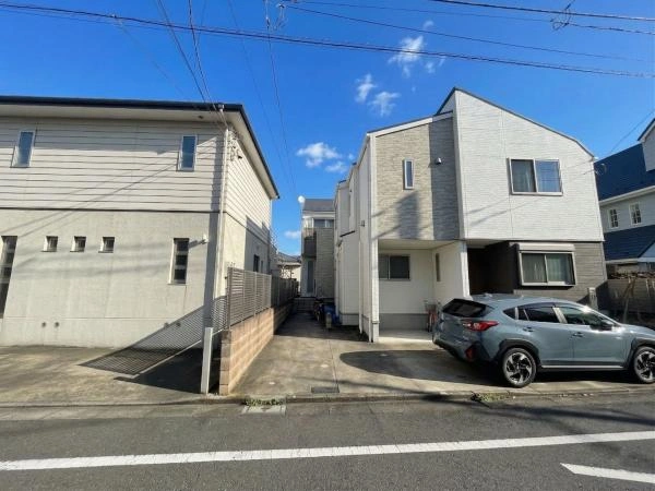外観：写真中央奥：練馬区向山二丁目一戸建（全一棟）