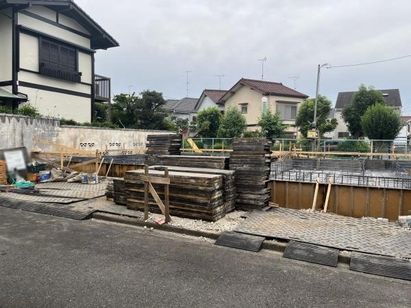 建築中の外観：全2棟 / 右側