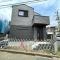【東京都/杉並区下高井戸】杉並区下高井戸4丁目新築戸建1号棟 建築中の外観：全３区画、写真中央