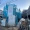 【東京都/杉並区下高井戸】杉並区下高井戸4丁目新築戸建3号棟 建築中の外観：全3区画　写真中央
