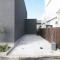 【神奈川県/藤沢市片瀬海岸】GARDEN WALL HOUSE+FAS 片瀬江ノ島 駐車場