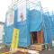 【東京都/府中市南町】府中市南町6丁目　新築戸建　B号棟 建築中の外観：全2棟　写真中央
