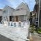 【神奈川県/横浜市泉区和泉中央南】泉区和泉中央南2丁目　新築戸建　1号棟/全5棟 外観：写真中央　1号棟(一番右)/全5棟