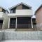 【神奈川県/横浜市泉区和泉中央南】泉区和泉中央南4丁目　新築戸建 2号棟/全2棟 外観：写真中央　2号棟(右側)/全2棟