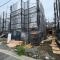 【神奈川県/横浜市泉区中田南】泉区中田南5丁目　新築戸建　5号棟/全7棟 建築中の外観：写真中央　5号棟/全9棟