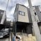 【神奈川県/川崎市中原区小杉陣屋町】川崎市中原区小杉陣屋町二丁目新築戸建2号棟 建築中の外観：全2棟
左側の建物