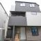 【神奈川県/川崎市高津区明津】GRACE WOOD CONFINE 明津　C 号棟 建築中の外観：西側全10棟／西側手前から3番目