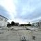 【東京都/国分寺市東戸倉】国分寺市東戸倉1丁目新築戸建 2号棟 建築中の外観：全３棟、写真真ん中