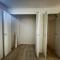 【東京都/江戸川区南葛西】南葛西5丁目　新築戸建 サービスルーム（納戸）：照明取り付け工事中