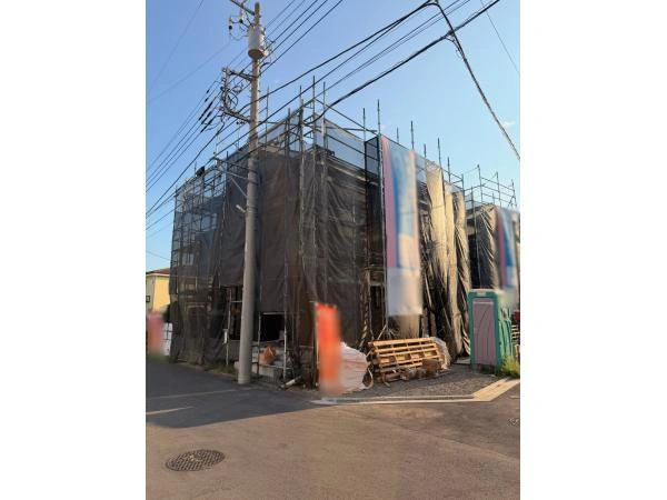 建築中の外観：全24区画　「13号棟」写真中央