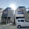 【東京都/北区浮間】北区浮間三丁目新築戸建て　1号棟 建築中の外観：全2棟
左側が1号棟です。