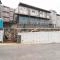 【神奈川県/横浜市神奈川区西寺尾】神奈川区西寺尾4丁目　新築戸建　1号棟（全2棟） 建築中の外観：全2棟：中央1号棟