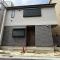 【東京都/江戸川区平井】平井三丁目新築一戸建B棟 建築中の外観：【全2棟／写真中央】
