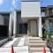 【千葉県/習志野市屋敷】習志野市屋敷3丁目　新築戸建て2号棟 外観：【全2棟／奥側2号棟】