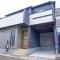 【埼玉県/入間市東藤沢】入間市東藤沢5丁目　2号棟 建築中の外観：全4区画/写真中央