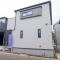 【埼玉県/入間市東藤沢】入間市東藤沢5丁目　3号棟 建築中の外観：全4区画/写真中央