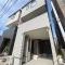 【神奈川県/川崎市川崎区小田】小田3丁目一戸建て ＜現地写真＞ビルトインガレージ付きの一戸建て住宅。駐輪スペースも確保したゆとりのビルトインガレ・・・