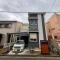 【大阪府/堺市堺区市之町東】大阪府堺市堺区市之町東6丁 一戸建て 前面道路は幅約6m。比較的視界の開けた直線道路で、お車の出入り時にも落ち着いて安全確認できます。
