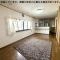 【東京都/町田市本町田】町田市本町田 中古一戸建て 1階リビング。キッチンはコミュニケーションがスムーズに取れる対面式です。