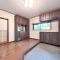 【埼玉県/さいたま市見沼区大和田町】さいたま市見沼区大和田町2丁目 中古一戸建て 玄関を開けると木の温かみを感じ、収納もたっぷりです