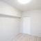 【神奈川県/横浜市栄区小菅ケ谷】クレール本郷台 洋室：エアコン用先行配管済み／クローゼット有り