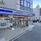 【東京都/府中市宮西町】プラウド府中パサージュ ローソン ＋ スリーエフ府中寿町店