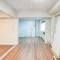 【東京都/多摩市聖ヶ丘】ライオンズマンション多摩永山 LDK：リフォーム中　（左）洋室