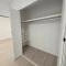 【神奈川県/横浜市青葉区美しが丘】扶桑ハイツたまプラーザの杜 収納：クローク内に可動棚、ハンガーパイプ設置
