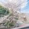 【東京都/世田谷区深沢】エクレールガーデン深沢 眺望：全面の桜が部屋を明るく照らします。
（※季節、天候による）