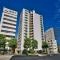 【東京都/中央区築地】ファミール銀座イースト 外観：写真中央の建物