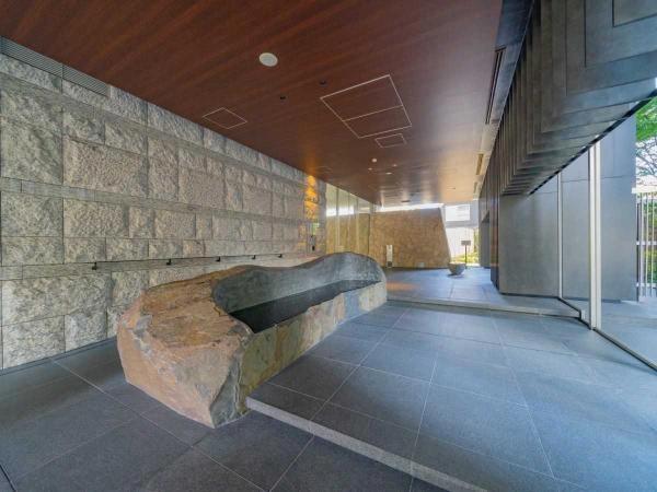 【東京都/品川区東五反田3丁目】プラウドタワー高輪台 エントランス