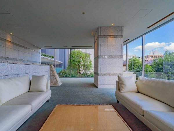 【東京都/品川区東五反田3丁目】プラウドタワー高輪台 ロビー