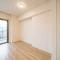 【東京都/新宿区高田馬場】パークシティ高田馬場 サウスレジデンス 洋室：約4.5帖
（左側）リビングダイニング