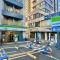 【東京都/新宿区市谷柳町】パークハウス市谷柳町 ファミリーマート 牛込柳町駅前店