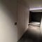 【兵庫県/神戸市東灘区岡本】ジオグランデ岡本一丁目 内廊下：各階にゴミ置場もございます