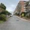 【東京都/国分寺市泉町】西国分寺史跡通り住宅 2号棟 前面道路