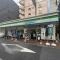 【神奈川県/川崎市中原区新丸子町】プラウド新丸子  ファミリーマート新丸子駅西口店