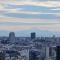 【東京都/品川区東品川】ラグナタワー 眺望：バルコニーから（ズームあり）
