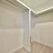 【東京都/台東区千束】クレストフォルム浅草グランステージ 収納：約7.1帖の洋室にあるウォークインクローゼット
