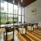 【神奈川県/川崎市中原区井田三舞町】プラウドシティ元住吉 共用部：グローブホール